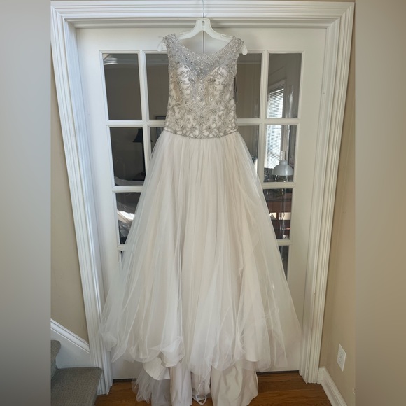 Wedding Dress - Brand New with Tags - Picture 1 of 8